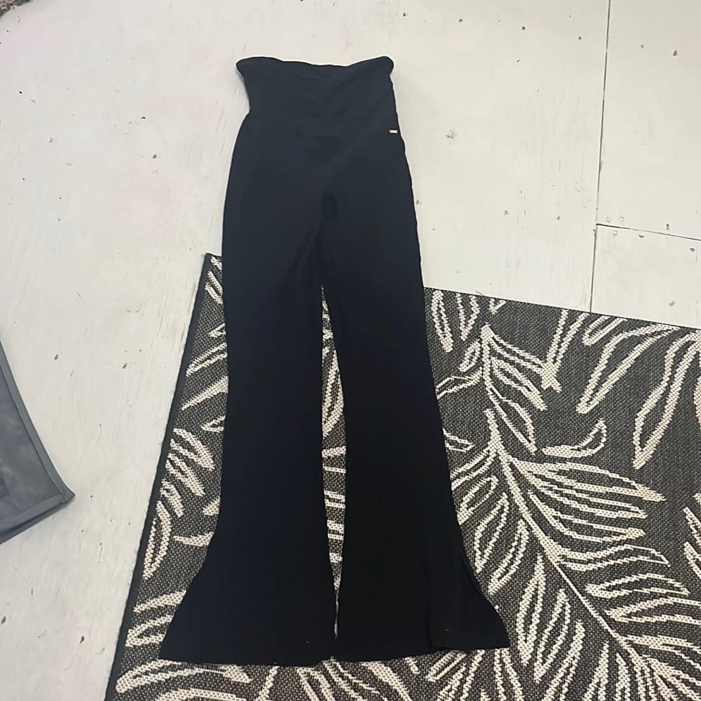 FLASH SALE! 3 days Pink brand flare leggings